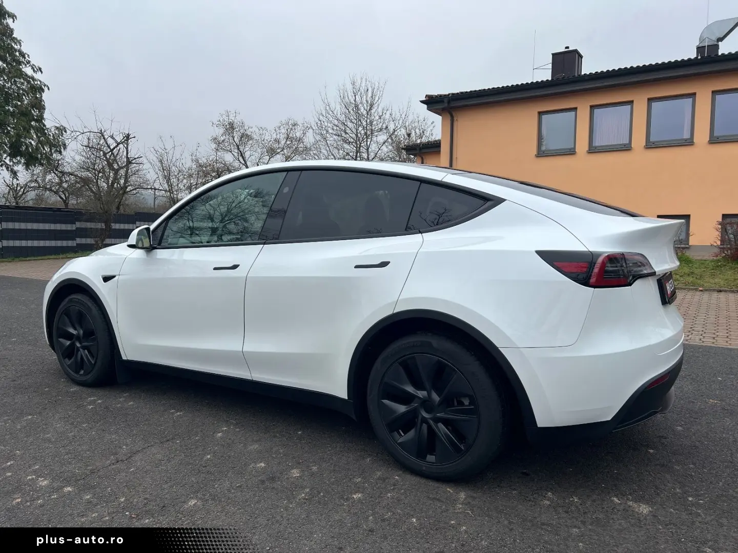 TESLA Model Y Long Range RWD Hinterradantrieb