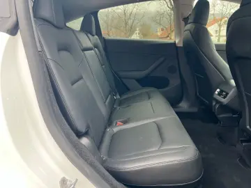 TESLA Model Y Long Range RWD Hinterradantrieb