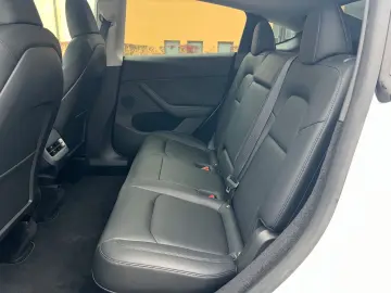 TESLA Model Y Long Range RWD Hinterradantrieb