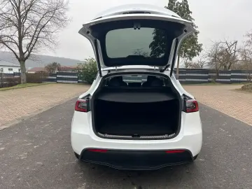 TESLA Model Y Long Range RWD Hinterradantrieb