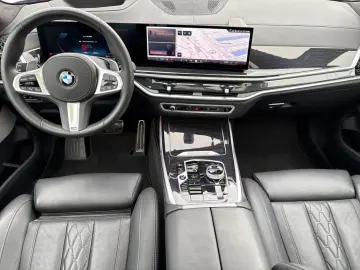 BMW X7 xDr40i M SPORT KomSi StHz SkyL AHK Iconic 360