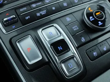 HYUNDAI Santa Fe 1.6 T-GDI Plug-in