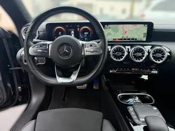 MERCEDES-BENZ CLA 250 e Coupé AMG NIGHT MULTIBEAM AMB KAM