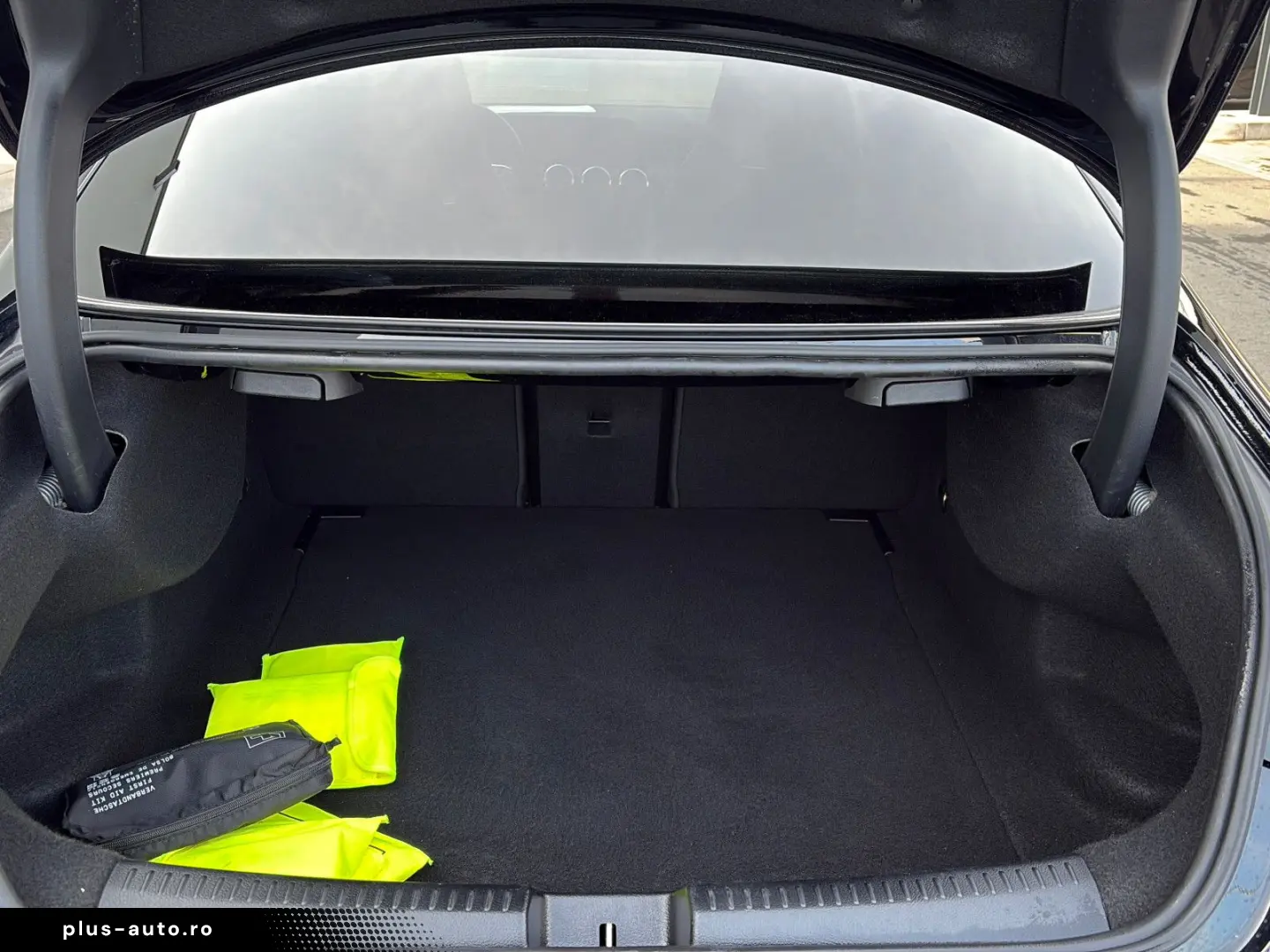 MERCEDES-BENZ CLA 250 AMG Pano Kamera Sound Alcantara 18 LED