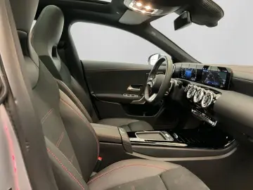 MERCEDES-BENZ CLA 250 e Coupé AMG DISTR PANO KEYL MBEAM KAM