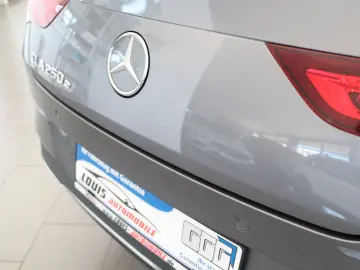 MERCEDES-BENZ CLA 250e Progressive Leder Navi Panoramad. SHZ