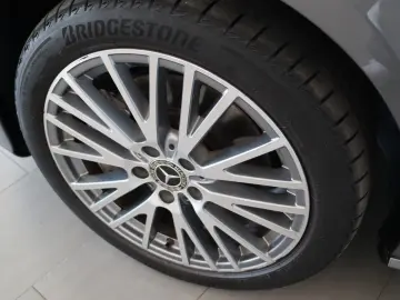 MERCEDES-BENZ CLA 250e Progressive Leder Navi Panoramad. SHZ