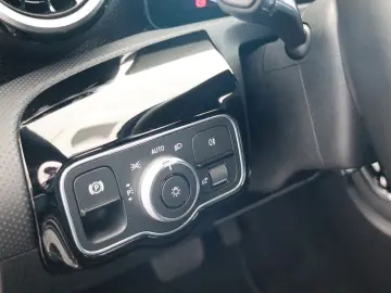 MERCEDES-BENZ CLA 250e Progressive Leder Navi Panoramad. SHZ