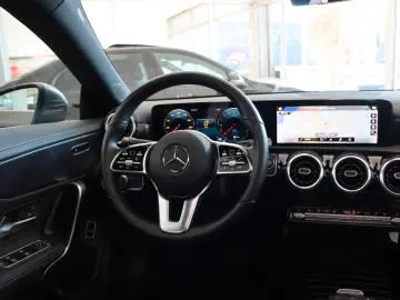 MERCEDES-BENZ CLA 250e Progressive Leder Navi Panoramad. SHZ
