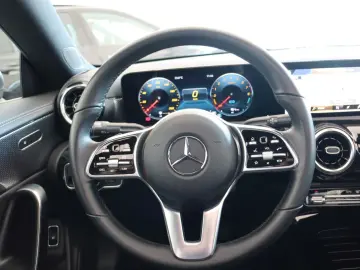 MERCEDES-BENZ CLA 250e Progressive Leder Navi Panoramad. SHZ