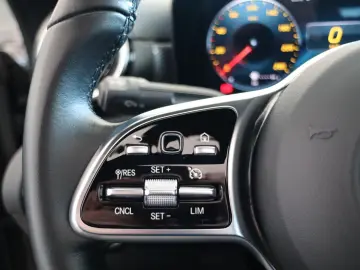 MERCEDES-BENZ CLA 250e Progressive Leder Navi Panoramad. SHZ