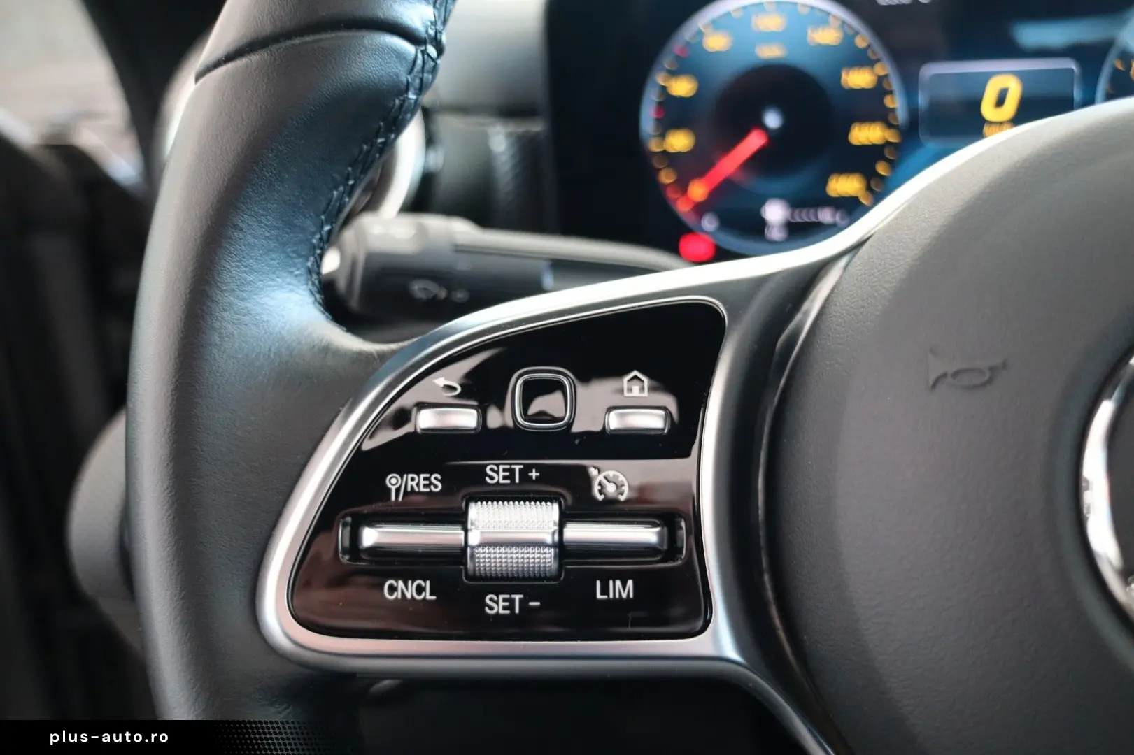 MERCEDES-BENZ CLA 250e Progressive Leder Navi Panoramad. SHZ