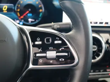 MERCEDES-BENZ CLA 250e Progressive Leder Navi Panoramad. SHZ