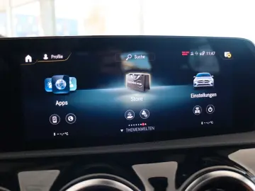 MERCEDES-BENZ CLA 250e Progressive Leder Navi Panoramad. SHZ