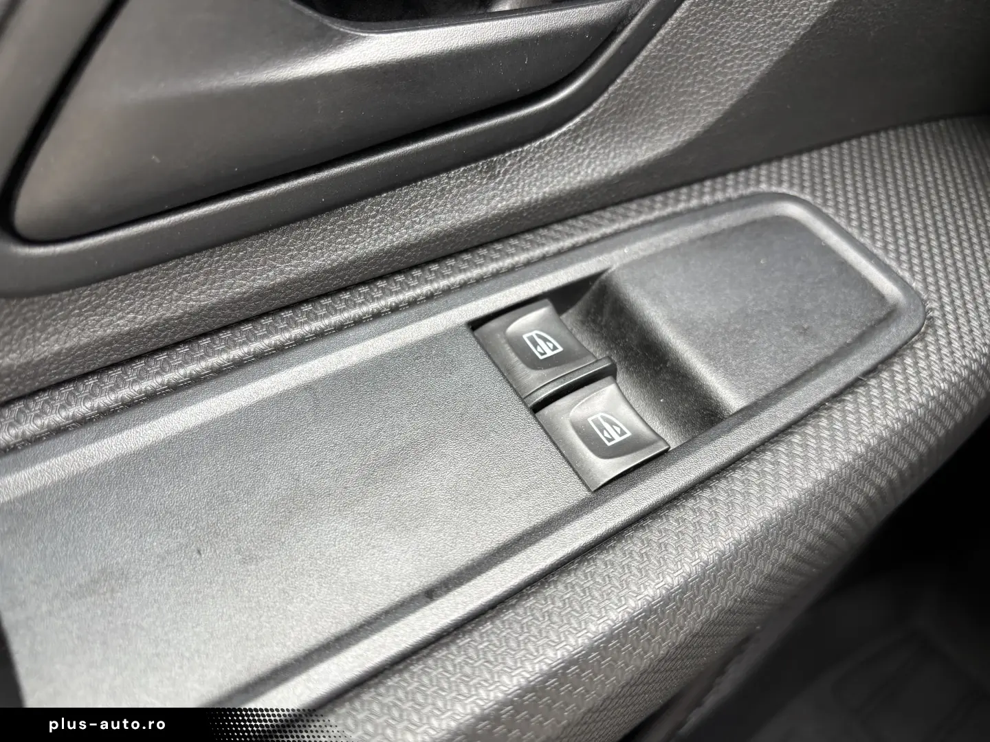 Dacia Logan TCe 90 MT6 Expression