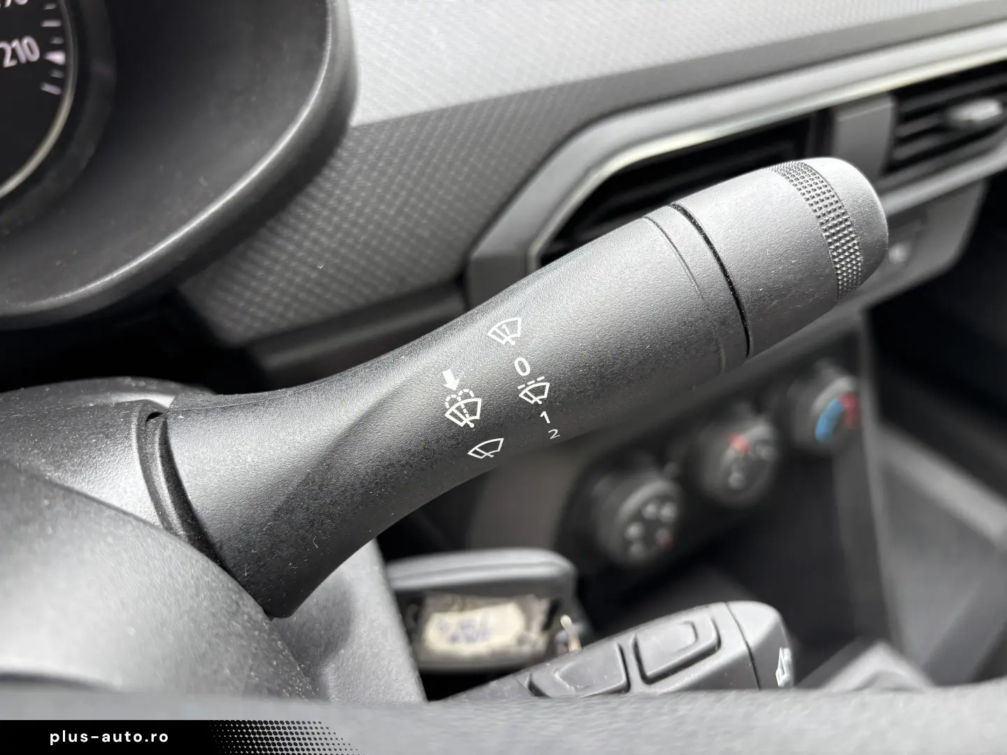 Dacia Logan TCe 90 MT6 Expression