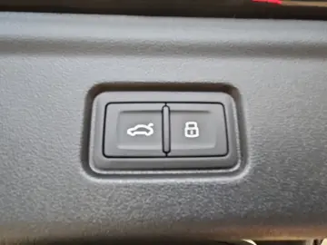 Audi A6 Sportback e-tron AHK LED Kamera PDC LM Tempo