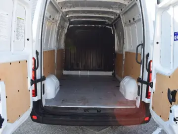 RENAULT MASTER 2.3 dCi 180 3 5t L2H2 Front Basis