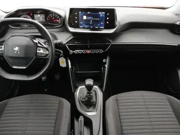 PEUGEOT 2008 Active Pack KLIMA  ZV  PDC  RFK  BC  Klima