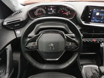 PEUGEOT 2008 Active Pack KLIMA  ZV  PDC  RFK  BC  Klima