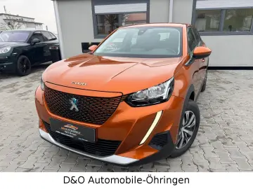PEUGEOT 2008 e- Active Navi PDC LM-Felgen  1.-Hand