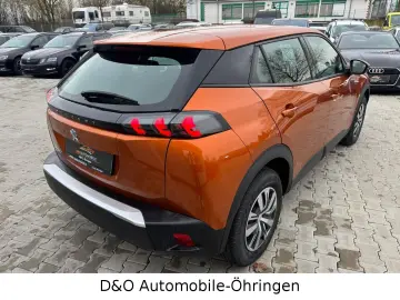 PEUGEOT 2008 e- Active Navi PDC LM-Felgen  1.-Hand