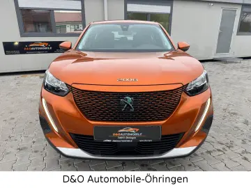 PEUGEOT 2008 e- Active Navi PDC LM-Felgen  1.-Hand