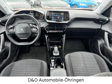 PEUGEOT 2008 e- Active Navi PDC LM-Felgen  1.-Hand