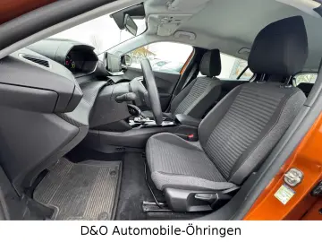 PEUGEOT 2008 e- Active Navi PDC LM-Felgen  1.-Hand