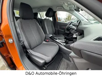 PEUGEOT 2008 e- Active Navi PDC LM-Felgen  1.-Hand