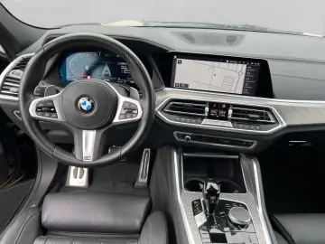 BMW X6 xDr40d MSp AirSusp IconicGl DAProf HUD Ventil 360