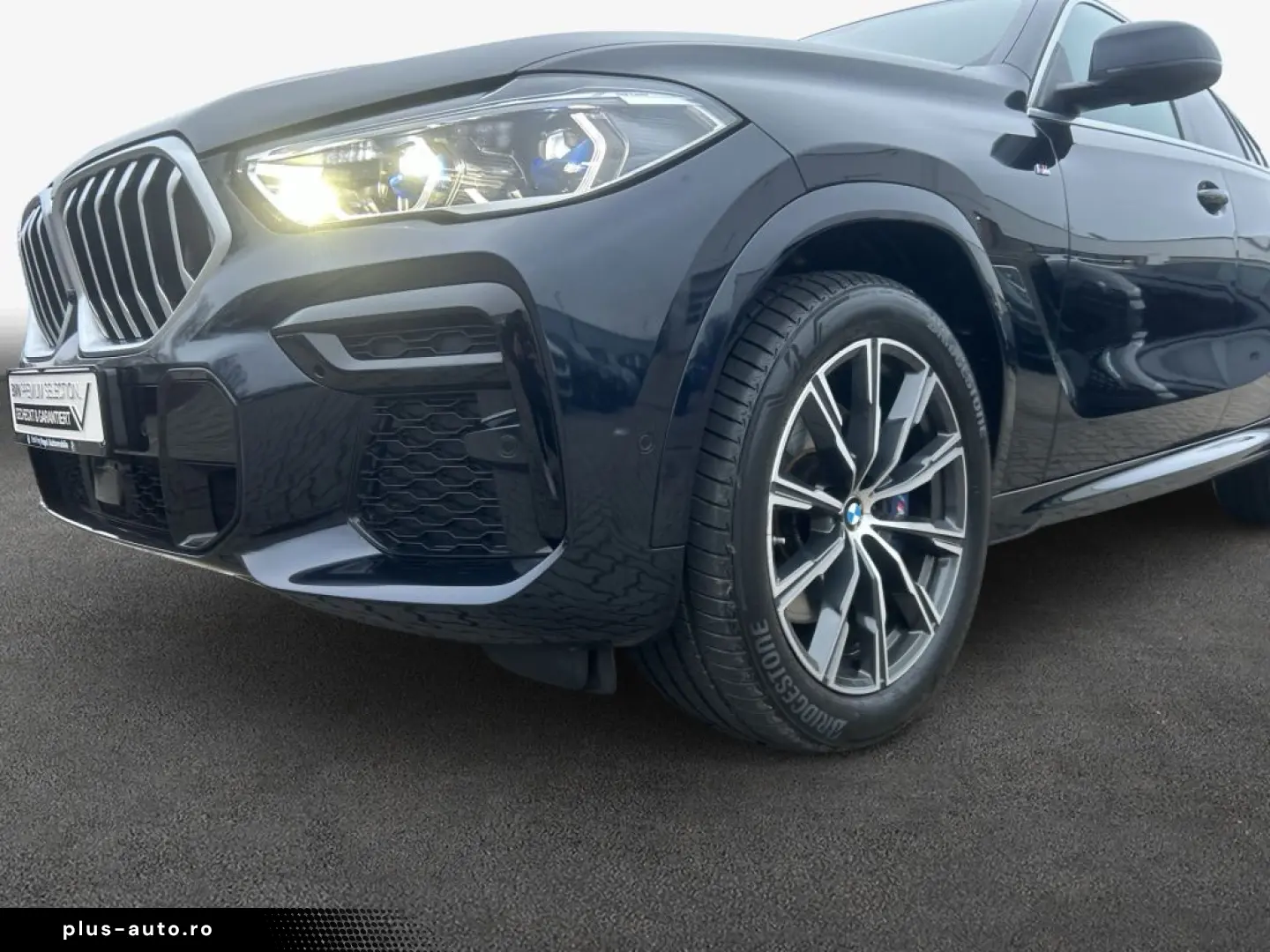 BMW X6 xDr30d Massage Ventilation HUD