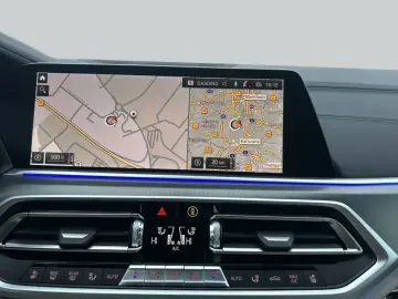 BMW X6 xDr30d Massage Ventilation HUD