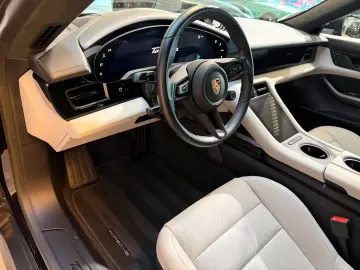 PORSCHE Taycan Sport Turismo Perf. Bat.  Sport Chrono