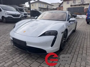 PORSCHE Taycan 92 % Batterieleistung HU Neu  Panorama
