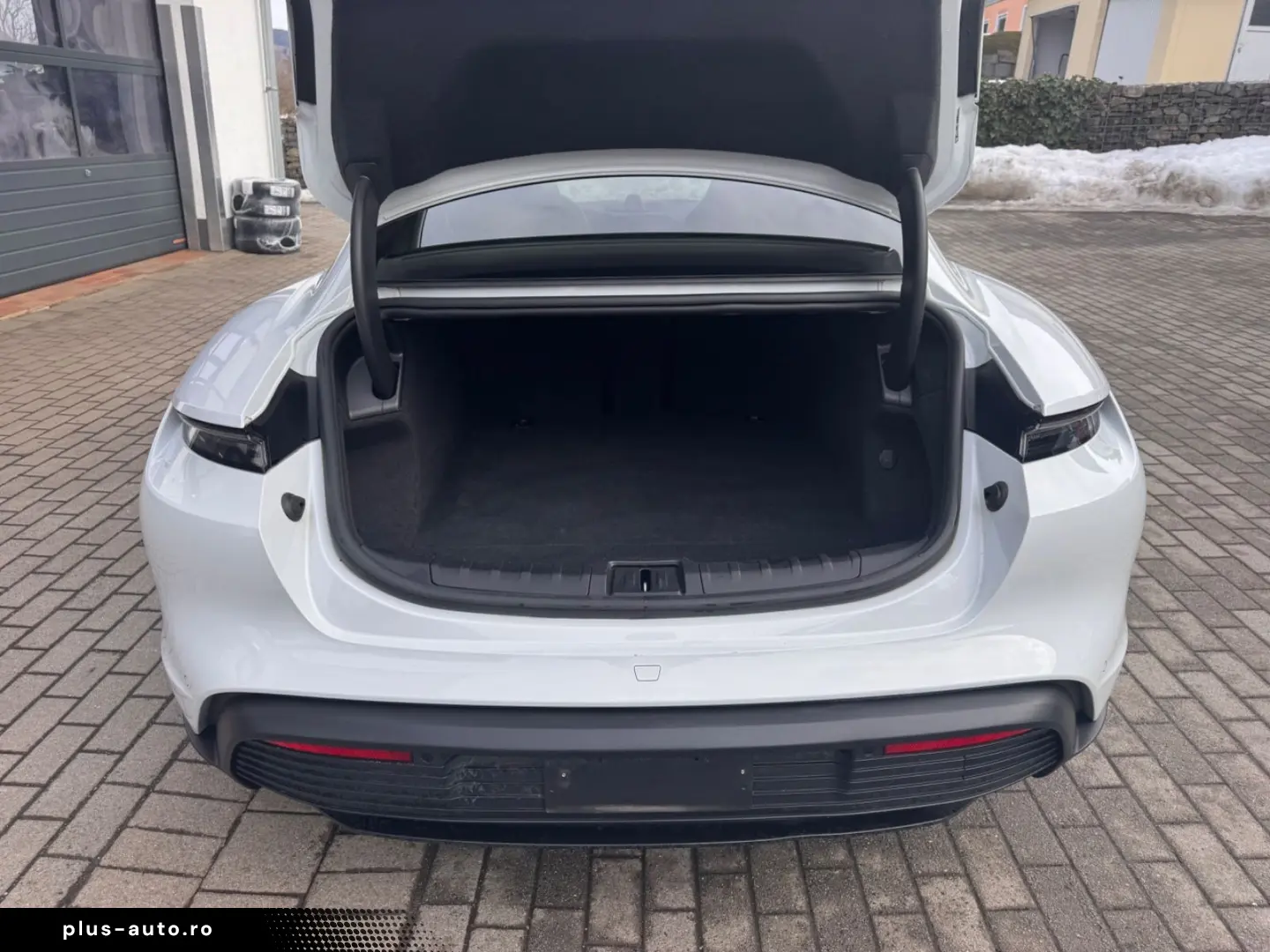 PORSCHE Taycan 92 % Batterieleistung HU Neu  Panorama
