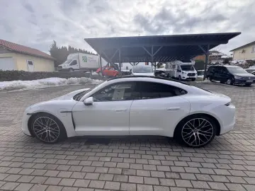 PORSCHE Taycan 92 % Batterieleistung HU Neu  Panorama