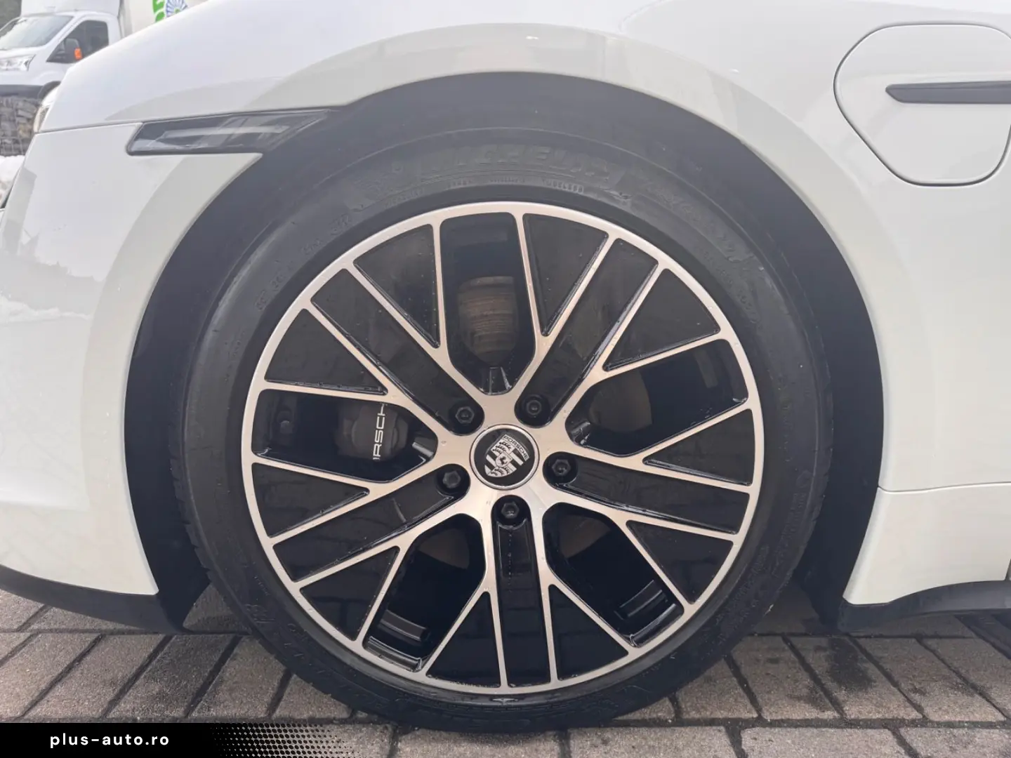 PORSCHE Taycan 92 % Batterieleistung HU Neu  Panorama