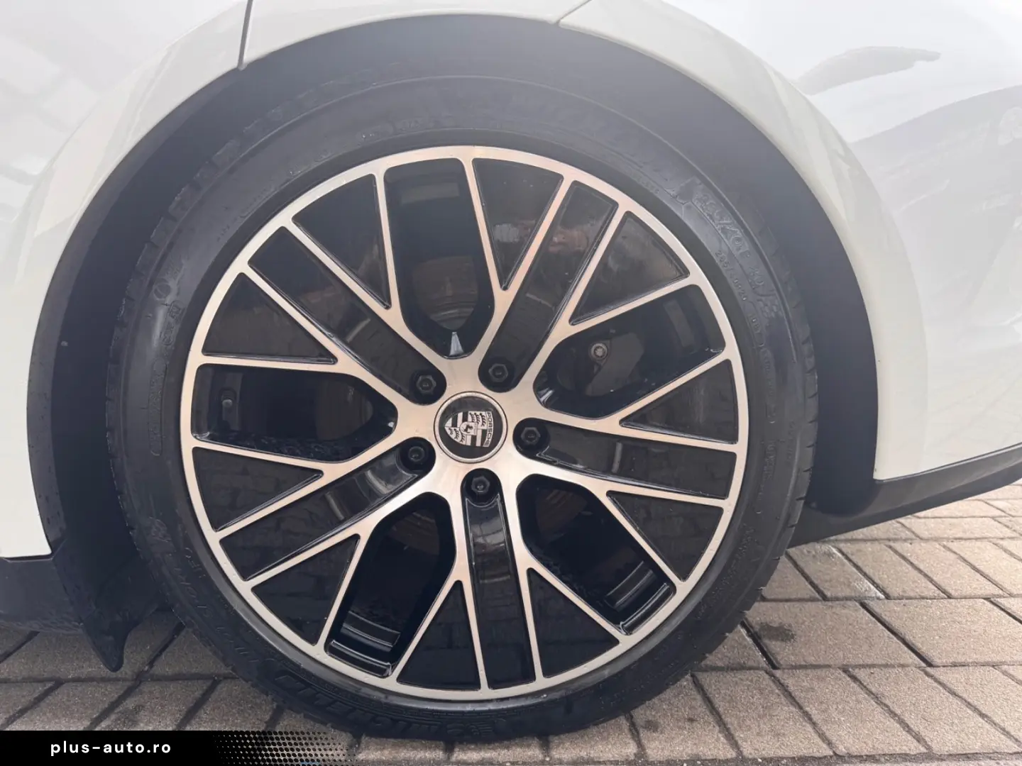 PORSCHE Taycan 92 % Batterieleistung HU Neu  Panorama