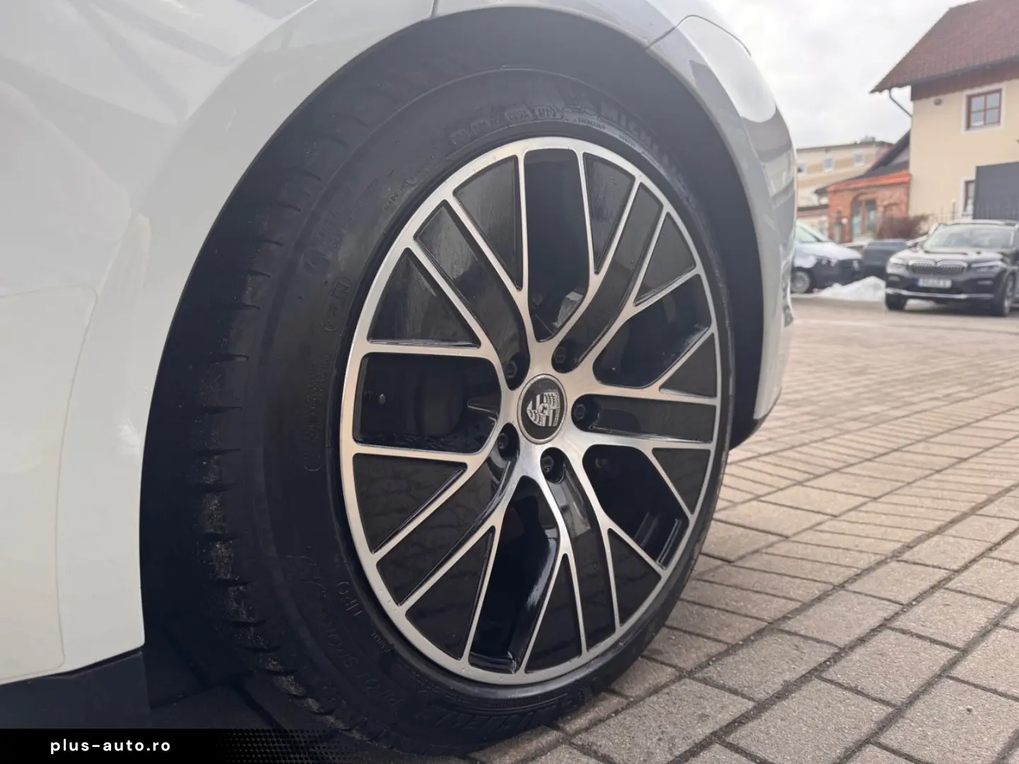 PORSCHE Taycan 92 % Batterieleistung HU Neu  Panorama