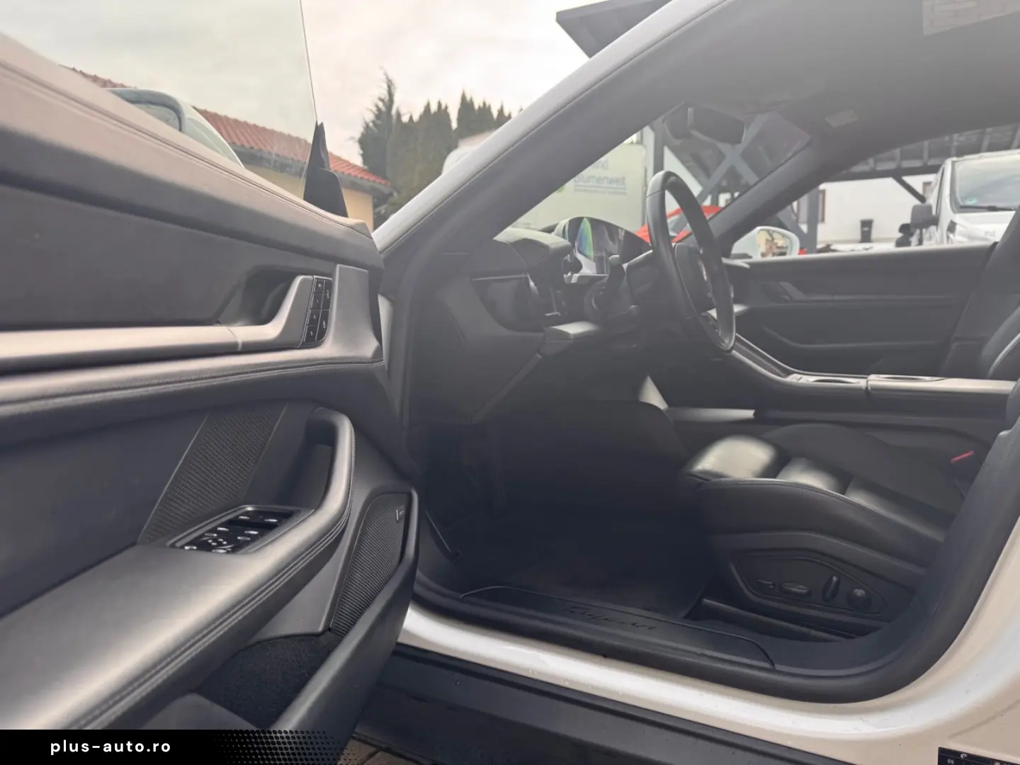 PORSCHE Taycan 92 % Batterieleistung HU Neu  Panorama