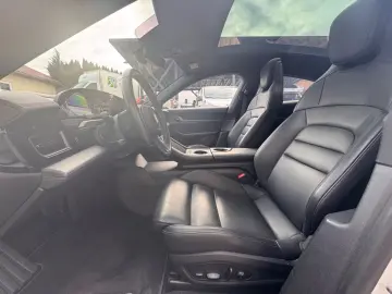 PORSCHE Taycan 92 % Batterieleistung HU Neu  Panorama