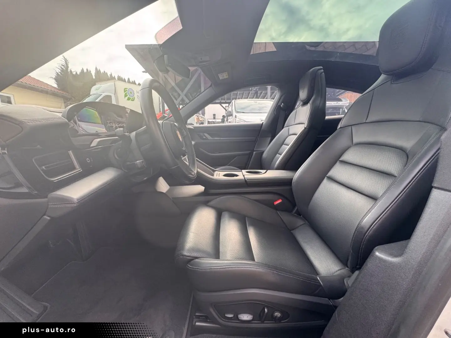 PORSCHE Taycan 92 % Batterieleistung HU Neu  Panorama