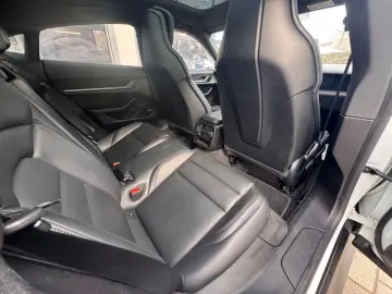 PORSCHE Taycan 92 % Batterieleistung HU Neu  Panorama