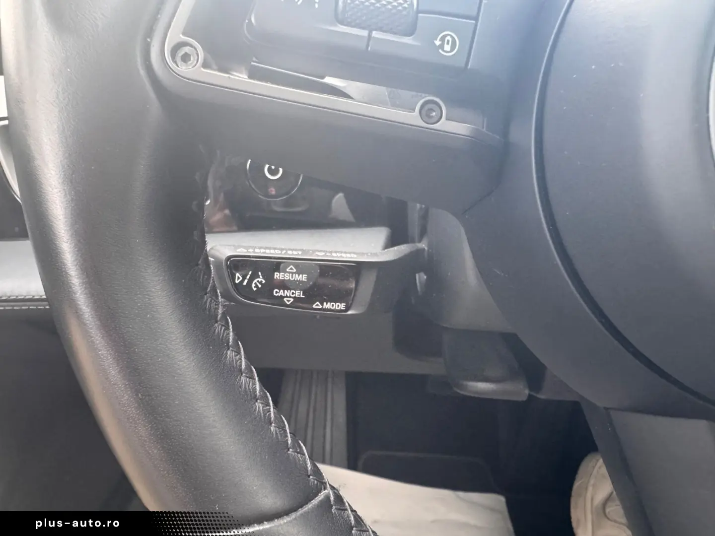 PORSCHE Taycan 92 % Batterieleistung HU Neu  Panorama