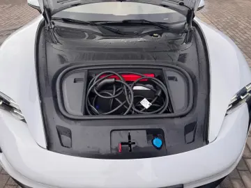 PORSCHE Taycan 92 % Batterieleistung HU Neu  Panorama