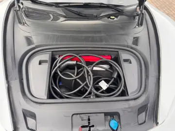 PORSCHE Taycan 92 % Batterieleistung HU Neu  Panorama