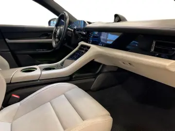 PORSCHE Cross Turismo 4   Offroad Design   4 wheel steer