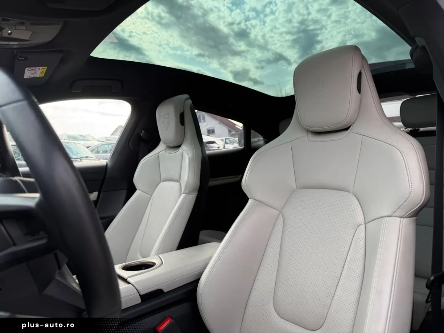 PORSCHE Taycan 4 S InooDrive Pano Keyless BFDisplay 21