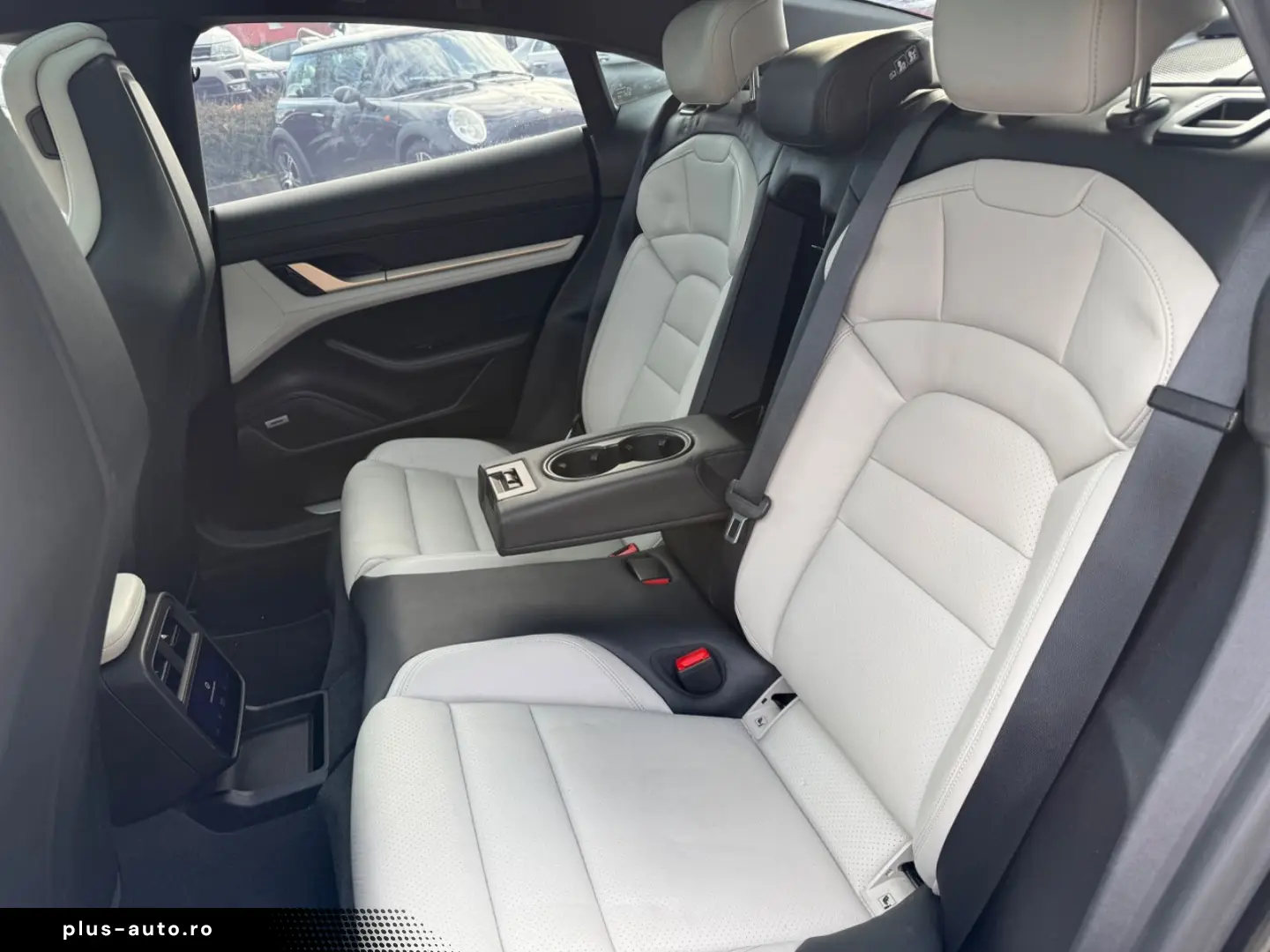 PORSCHE Taycan 4 S InooDrive Pano Keyless BFDisplay 21